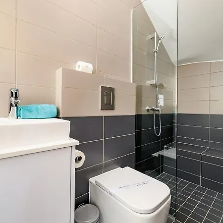 Olivine Waves * Protaras