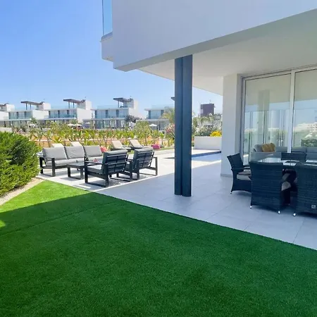 Olivine Waves Villa *