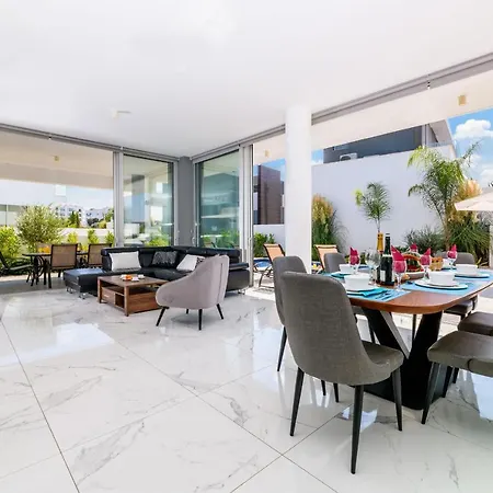 Olivine Waves Villa *