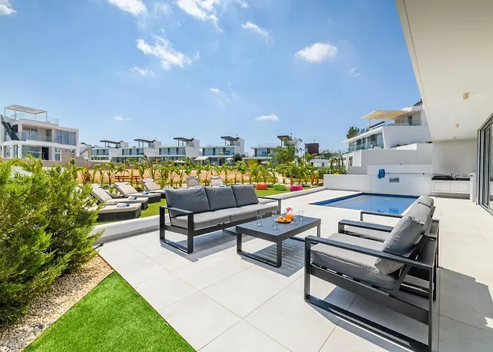 Olivine Waves ヴィラ プロタラス