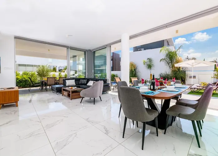 Olivine Waves Villa *